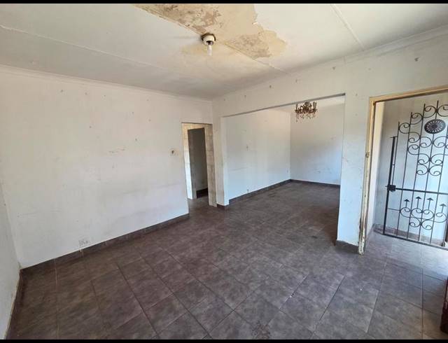 2 BEDROOM HOUSE FOR SALE IN LAUDIUM